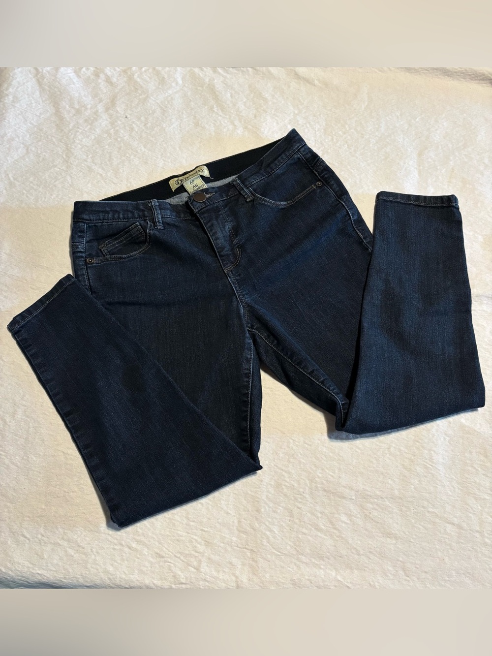 Democracy Crop Dark Wash Women’s Skinny Jeans size 6P